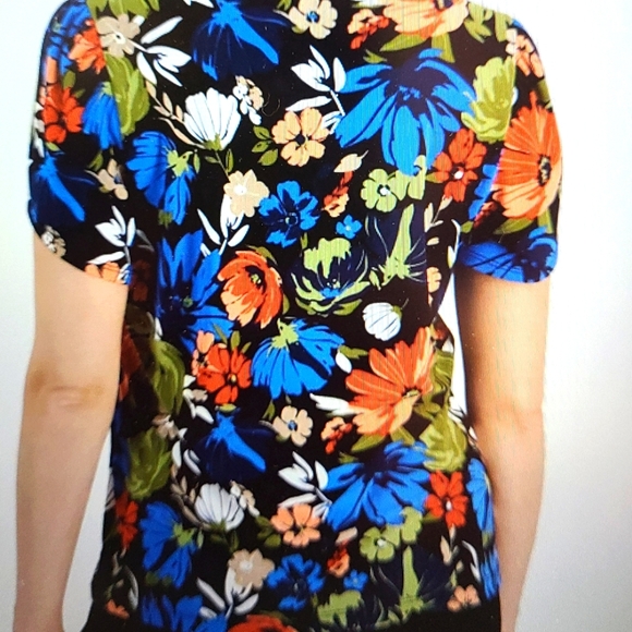 Anne Klein tulip sleeve top - Picture 4 of 7